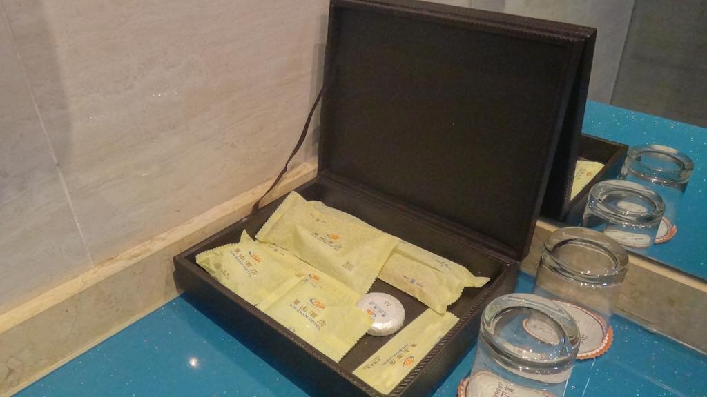 Guangzhou Junshan Hotel - Shuttle Bus For Canton Fair Exteriör bild