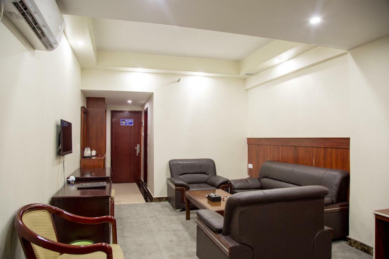 Guangzhou Junshan Hotel - Shuttle Bus For Canton Fair Exteriör bild